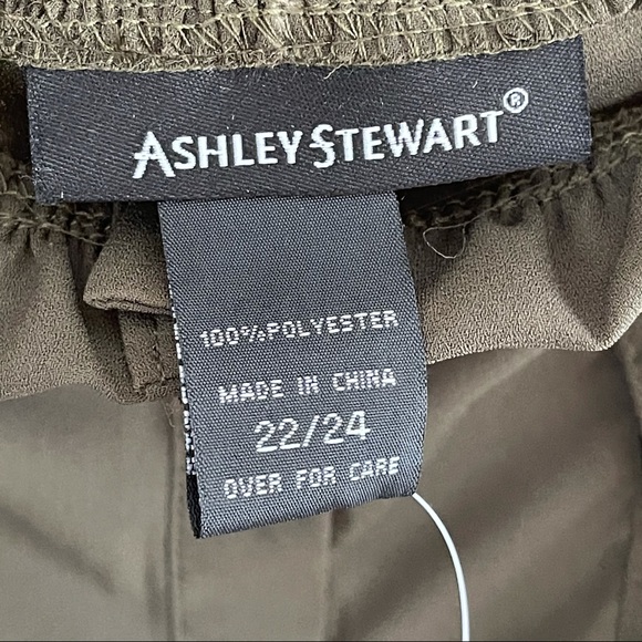 ASHLEY STEWART | Square Neck Flowy Blouse Shade Olive Night - Picture 2 of 7